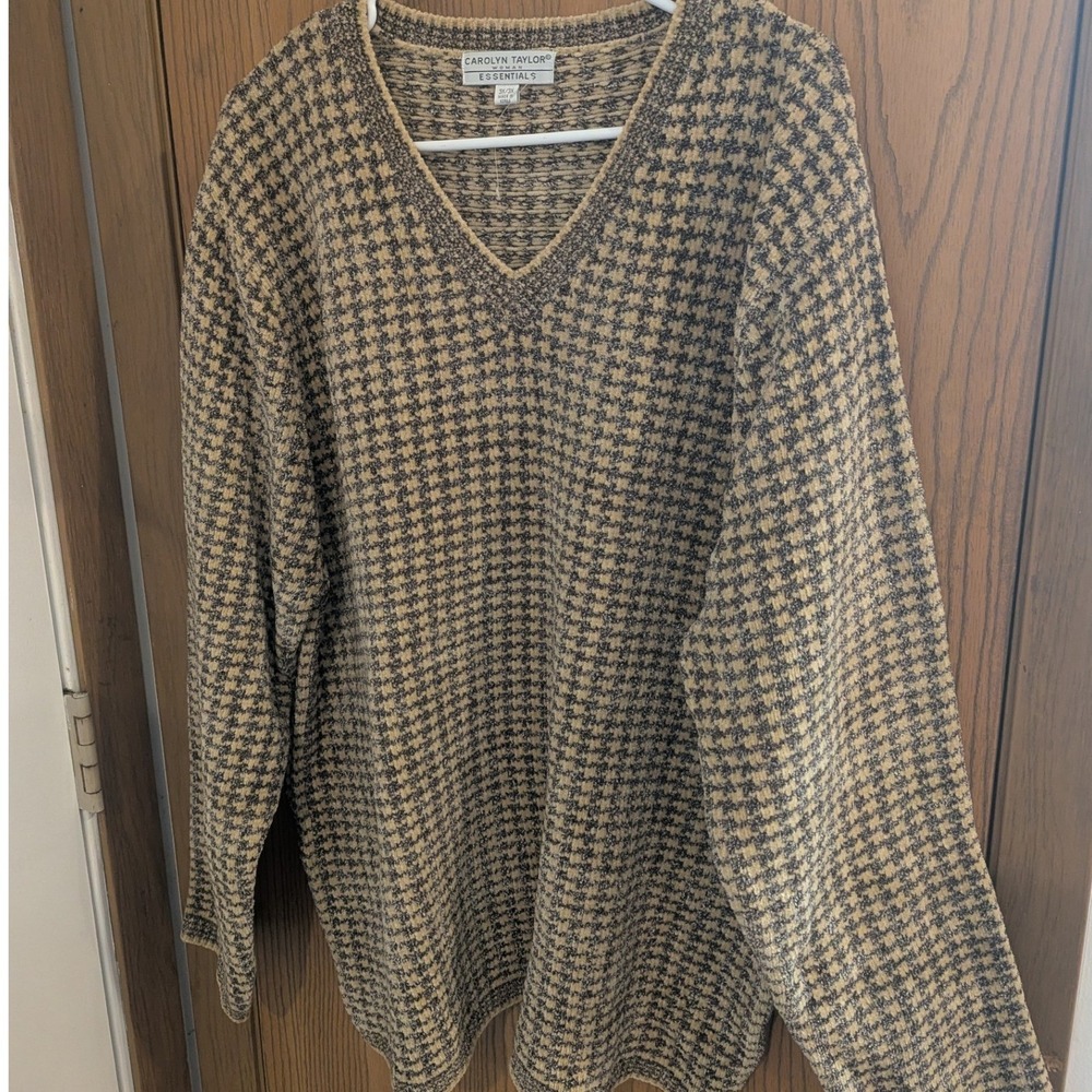 Carolyn Taylor Woman Essentials V-Neck Sweater Tan Brown Houndstooth Knit 3X